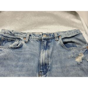 We the Free Women's Size 27 Light Wash Blue Distressed Straight Leg Jeans